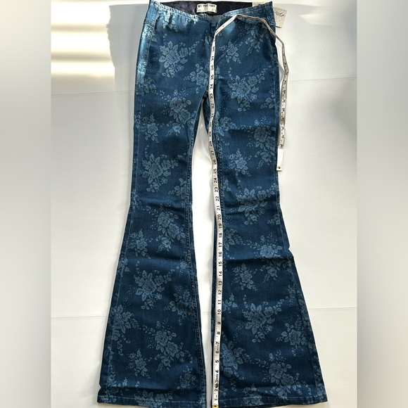 🍂NWT Free People Penny Pull-On Indigo Combo Romantic Blue Flare Jeans XS/0 - Picture 4 of 16